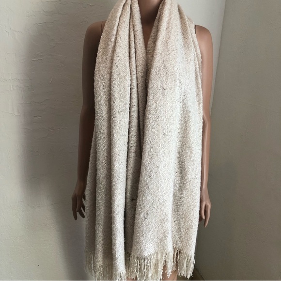 Steve Madden Girl Ivory/Gold Warm Winter Knitted Scarf One Size NWT Fringes - Picture 7 of 15